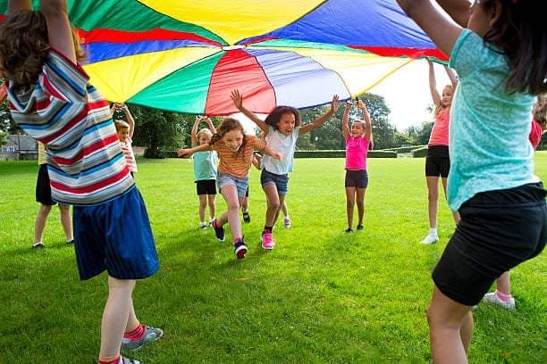 Des enfants en activité avec l’association